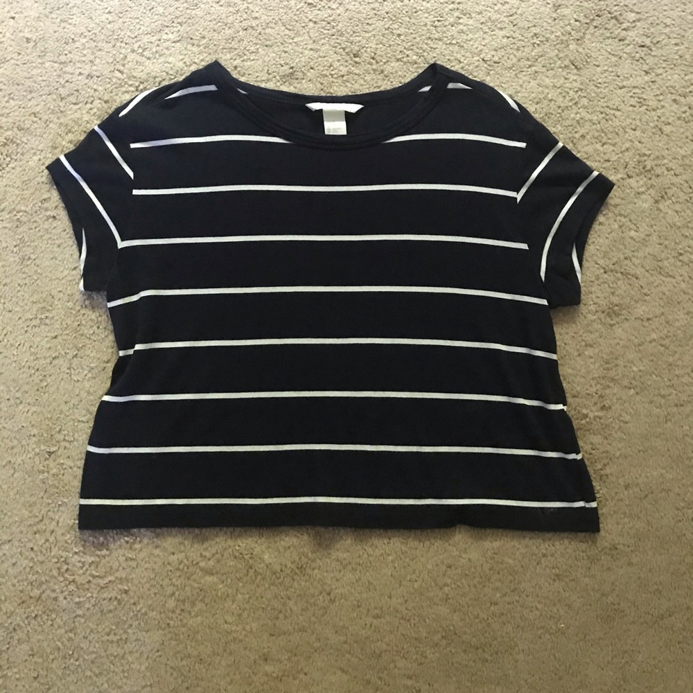 👑 (3 for $15) H&M crop top